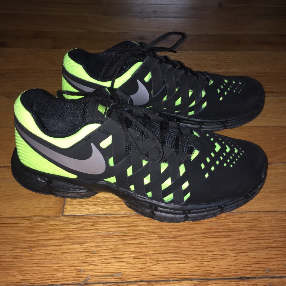 Nike Lunar Fingertrap Athletic Shoes